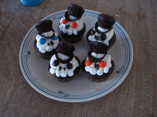 Skull cupcakes!