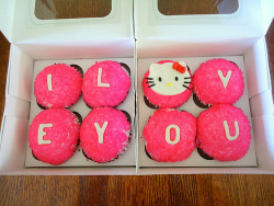 hello-kitty:  I LOVE YOU CUPCAKES