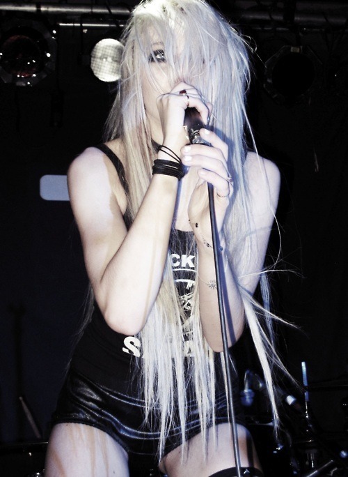 Taylor momsen satan