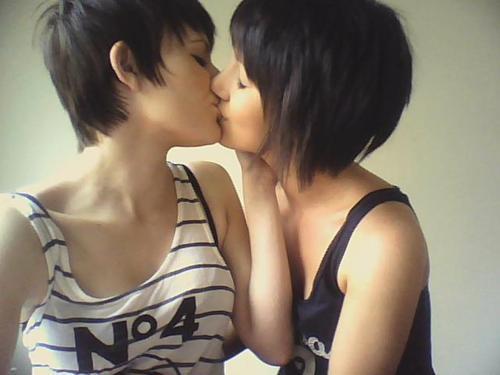 theworldlove-deactivated2014092:  Já parou pra pensar o quanto somos semelhantes?