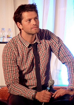 popkin16:whatsthesymbology:letmetouchit:themanwhoknewtoomuch:Misha and Sasha. Dear god, it’s like he