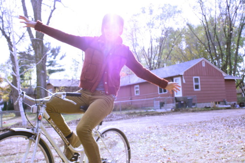 treadlyandme: The almost forgotten pleasure of going no-hands.