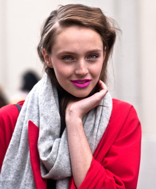 ne-uw:  in-credible:  I love her face so much  She’s so beautiful XX 