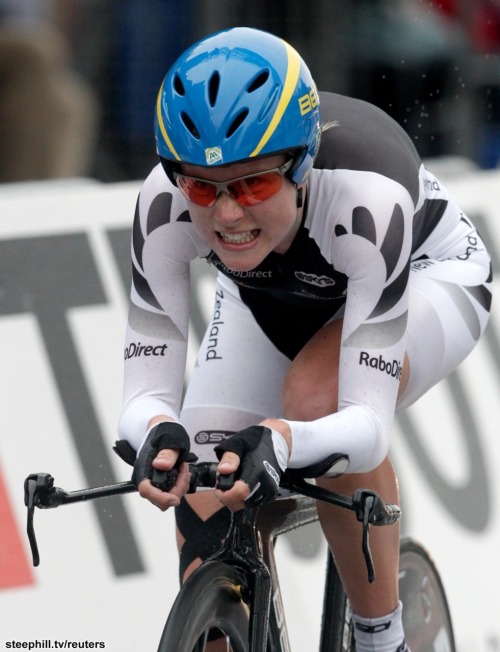 musicboxwaltz:  LOVE the determination on her face. man, when I cycle, when it really gets tough, ev