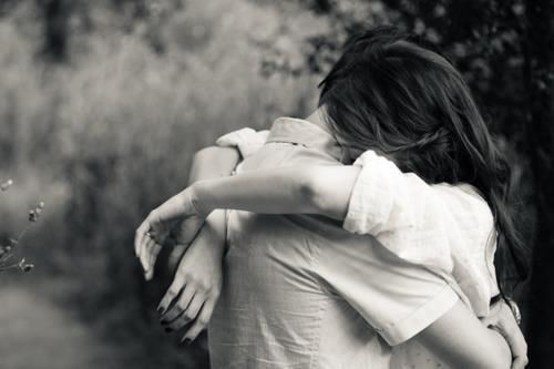  Preste atenção nos abraços que você recebe, neles pode conter todo o sentimento