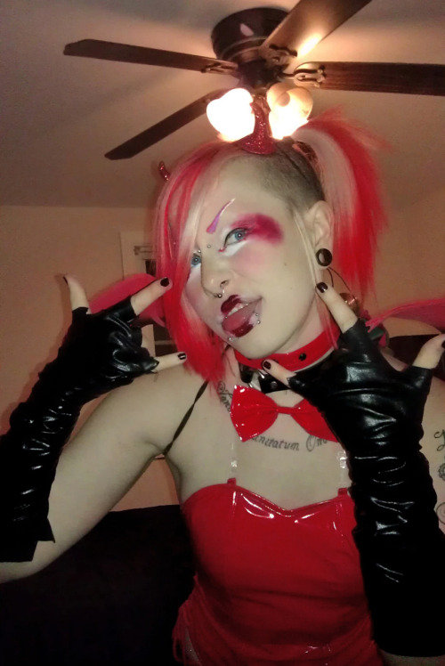 porphyriasuicide:  I can has your first born for noms?  of course :)