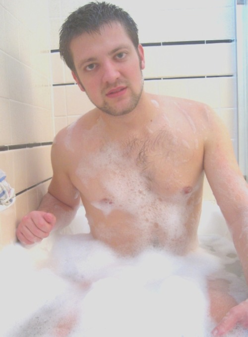vodkabreadbowl:  Bubble Bath Adventures: Part 1 