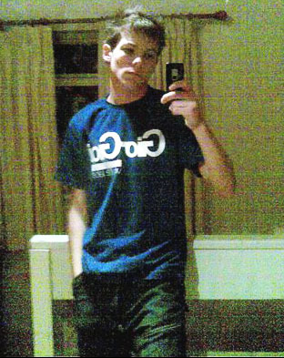 moansharry:  lets not forget fetus louis mirror selfies 
