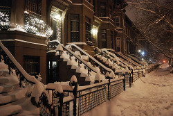 bluepueblo:  Snowy Night, Brooklyn, New York