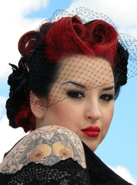fuckyeahfantasyhair:  retro updo 