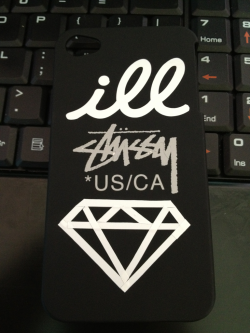 illasfvck:  iPhone 4s cover :) 