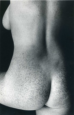 valledeparaiso:  By Ralph Gibson.  voll schön