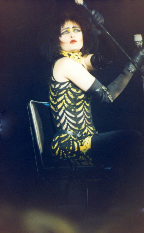 ilovesiouxsiesioux:  ♡ Siouxsie Sioux ♡