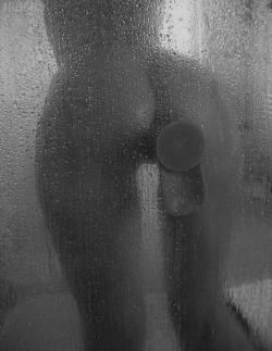 lawyersneedlovers:  Shower pic for ya :)