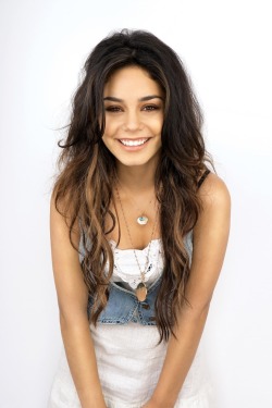 duilliath:  http://duilliath.tumblr.com/ Vanessa Hudgens