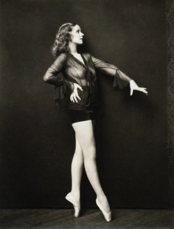 vintagegal:   Leslie Doree by Alfred Cheney