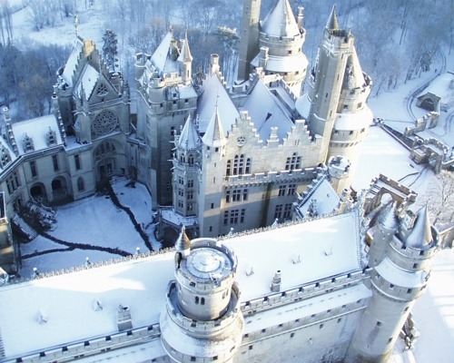 bluepueblo:  Snow Castle, Pierrefonds, France photo via accioscar 