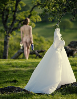 specialnudes:  Runaway bride 