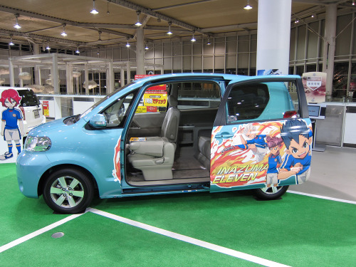 Cars decorated with images from the popular soccer RPG and anime, Inazuma Eleven (イナズマイレブン).  You ca