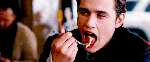 Esse sou eu comendo em publico: