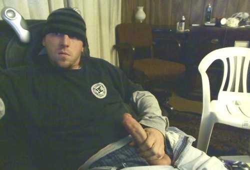 poundthadawg:  don’t tell my gf, bro  | ↩ | ❌ 