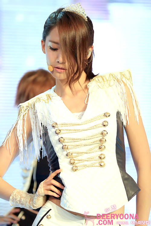 yoonaddictcom: cr:deeryoona.com 