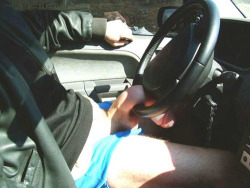 bigdick3585:  Is this for fucken REAL?  Hands free steering. Wow real talent. Lol