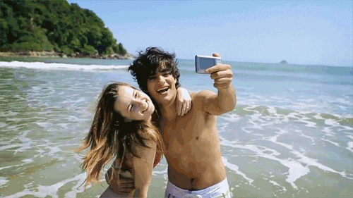 Tem vezes que você quer só fica longe, mas tem vezes que você da tudo pra estar ao lado dele, ele vai te escutar quando você precisar, mas tambem precisa que você escute ele, ele fara você rir quando mais ninguém conseguir fazer isso, ele te ajudara
