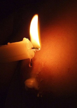 bdsmafterthoughts:  Wax play. It’s hot.