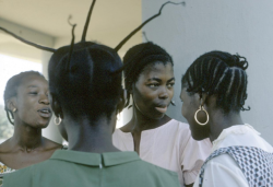 kilele:  Student hairstyles of the seventies,
