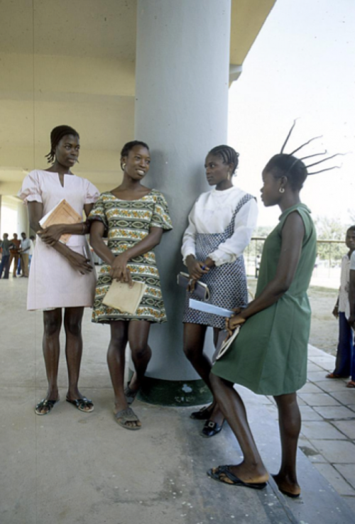 stylemyindigosoul: kilele: Student hairstyles of the seventies, Congo   photographs by Eli