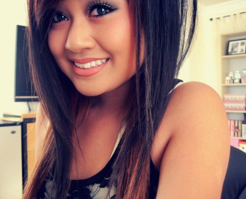 jayyhunnyy:  Me with makeup lol :) 