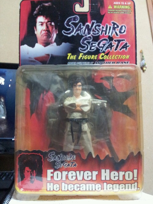 idontknowwhatshappeningtome: csoverdrive: The best figure on the planet and the best 100yen I have e