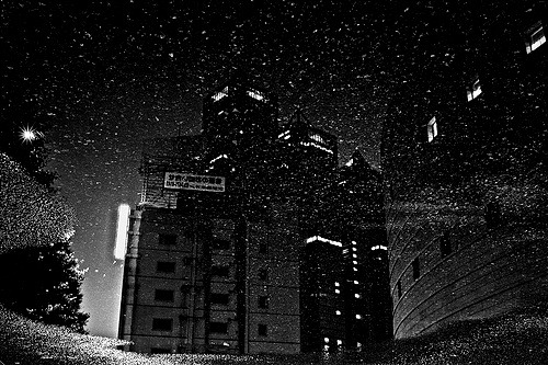 obseo:  city in puddle (by Noisy Paradise) 