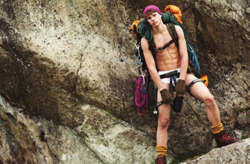 notsonudenudeboys:  Rock Climber 