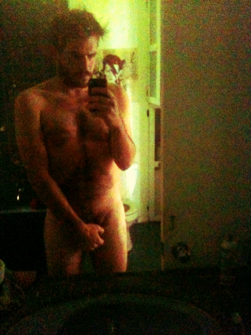 untamealex:  Feeling Frisky… 
