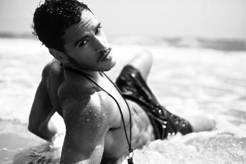 yellowasian:  Juan Yanes | Enric Virgili 