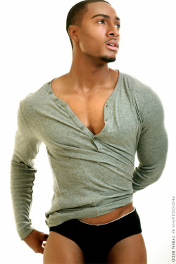 Poppasplayground:  Tyren Redd’s #Sexysaturdays Snapshots 