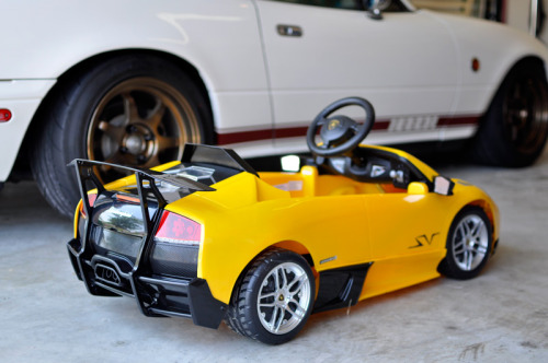 alicewhyy:  obeytheveloce:  lol freaking awesome!  christmas present for the boypren? i think yes. 