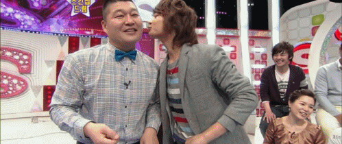 yagsoghae:   Minho: *slowly approaches*  Kang Ho Dong: *attacks* Minho: *retreats