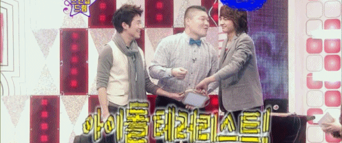 yagsoghae:   Minho: *slowly approaches*  Kang Ho Dong: *attacks* Minho: *retreats