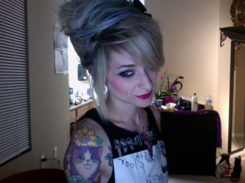 One of those nights you almost don’t want to wash off your makeup and unstyle your hair :(