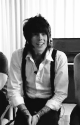  E você é tão pequeno quanto o mundo te faz parecer, e você é tão grande quanto seu coração te deixa ser. Chris Drew 