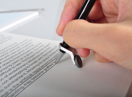 designoclock:  Giha Woo designed a pen attachment that can help you draw straight