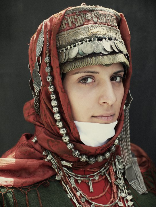 miss-mary-quite-contrary:  Armenian Portraits by Ilya Vartanian 