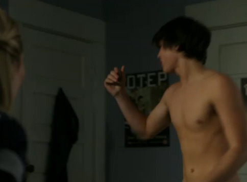 lunaradvent:  Just a bunch of pictures of the lovely Logan Huffman from the sadly shortlived ABC series, V.  