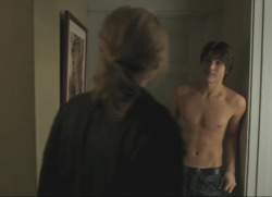 lunaradvent:  Just a bunch of pictures of the lovely Logan Huffman from the sadly shortlived ABC series, V.  