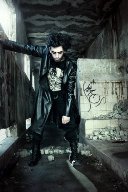 losttreasurepics:  Goth by PatricioRoldan.com