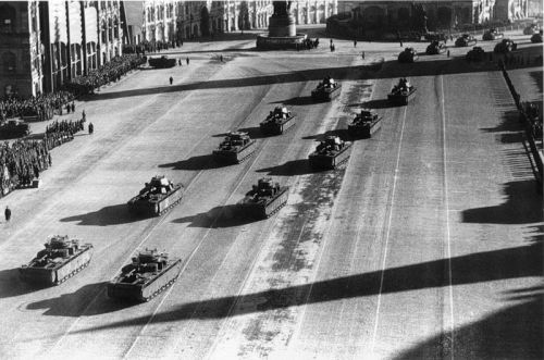 zolotoivek: Parade at the Red Square, 1938. Photo by Emmanuel Evzerikhin.