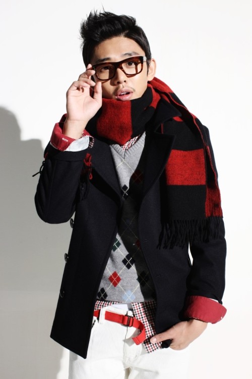 Yoo Ah In: Hazzys 2010 Winter Collection (New photo)